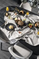 Eleonora Eettafel Aron ovaal 200x110 - zwart