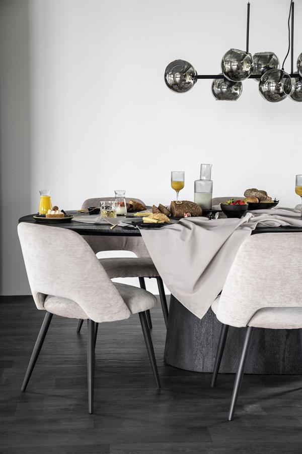 Eleonora Eettafel Aron ovaal 200x110 - zwart