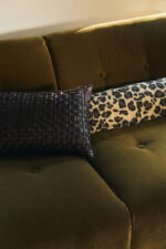 Woven cushion chocolate brown, 50x30cm - Afbeelding 5